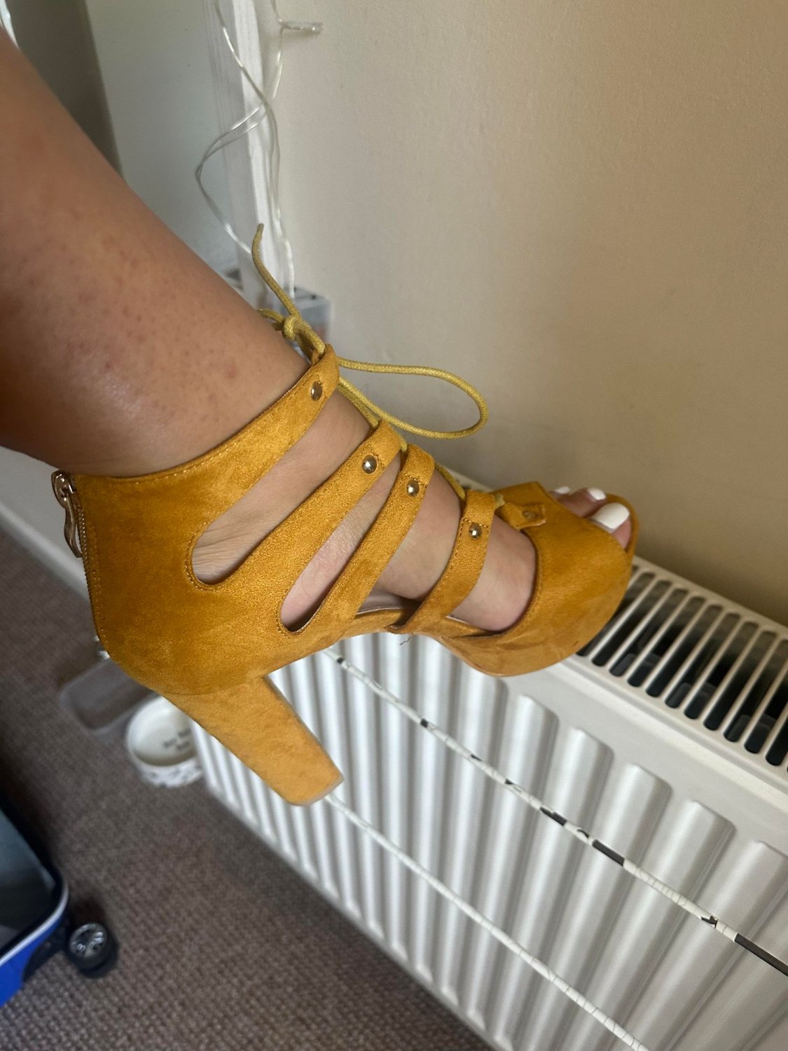 elanor exposed footslut #CqefTvab