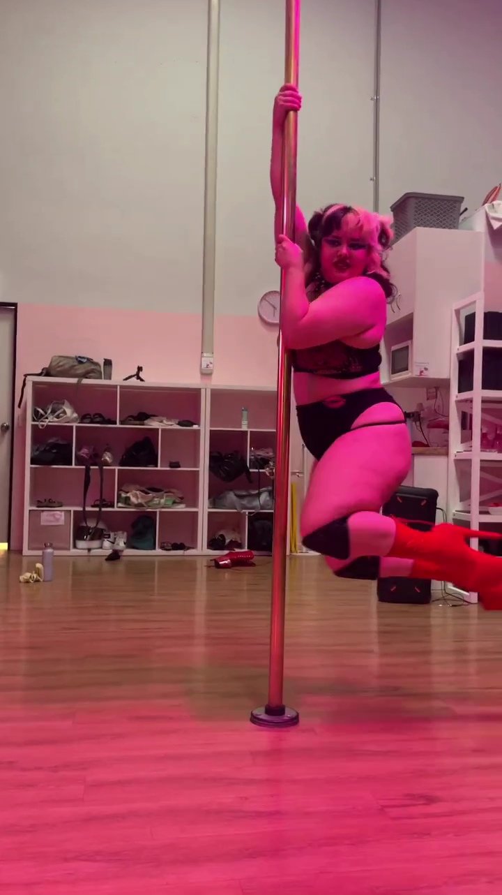 chunkies on the pole #zf7LB4oH