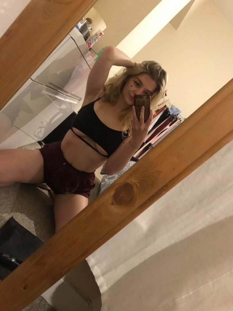 Another Blonde selfie babe #eAW6pePe