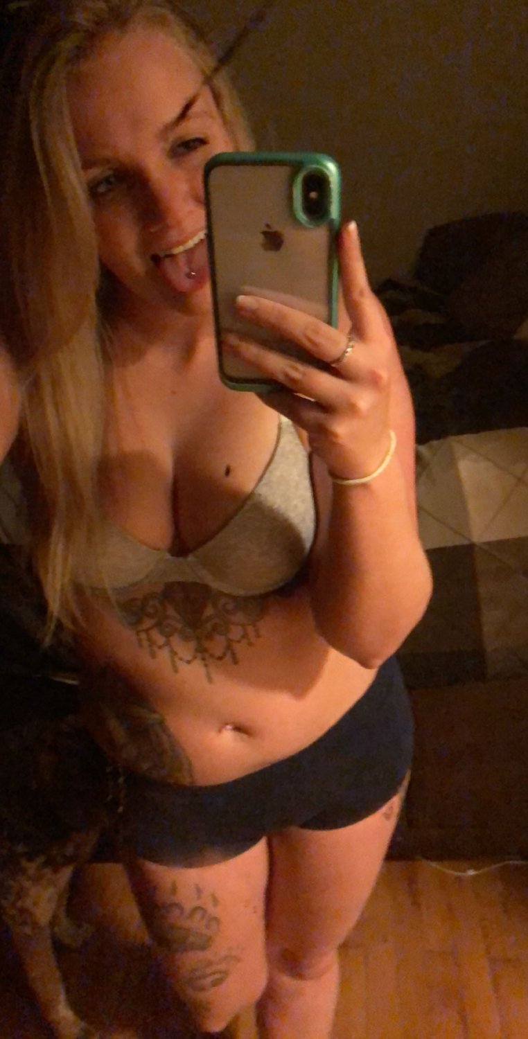 Tattoed slut. Send yours #BrefTAzo