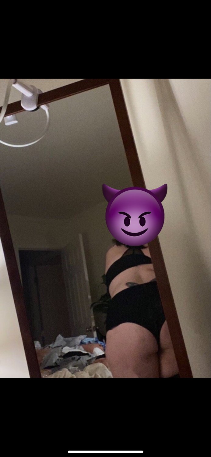 Who wants to know where she is from and her name? #e1KwrYGn