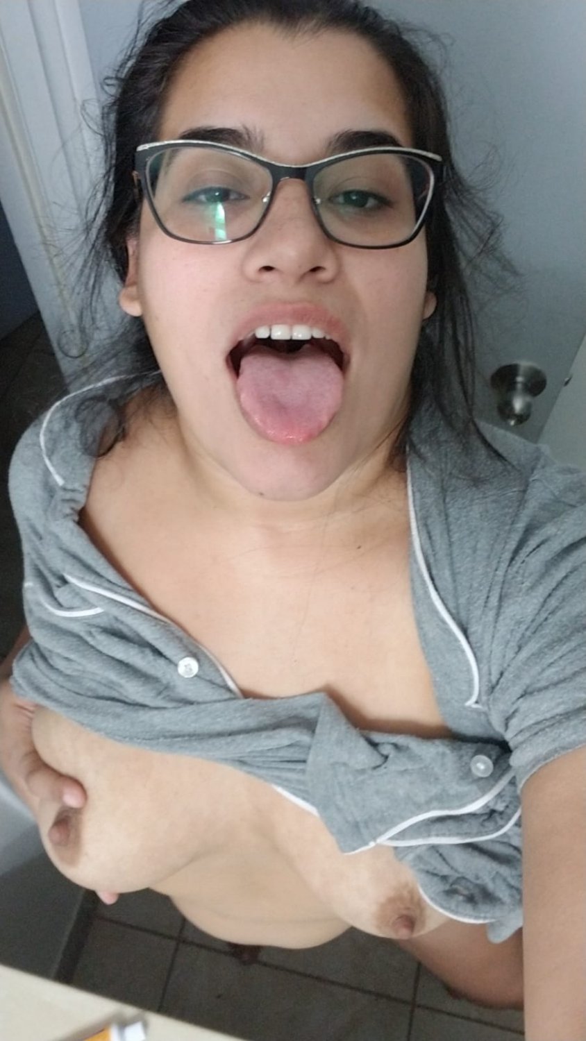 Submitted Sex Kitten #Ml9kuGF4
