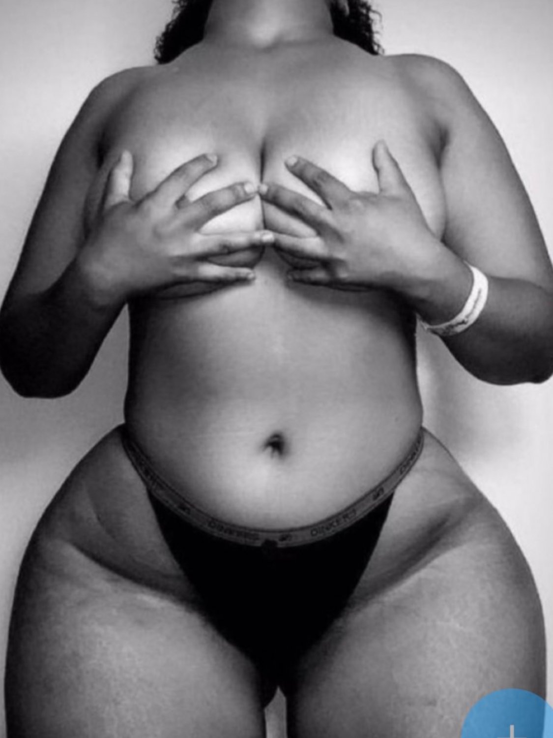 B&W #iYkpa5cg