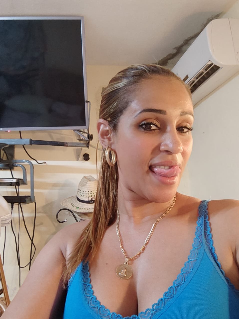 Cuban whore #AIeIKc2o