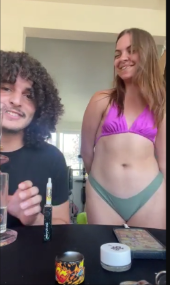 Hot Upandcoming vaping bikini chick #3RrMoPWr