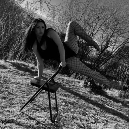 Hands up if you knew I was a pole girly #HFy8hPlr