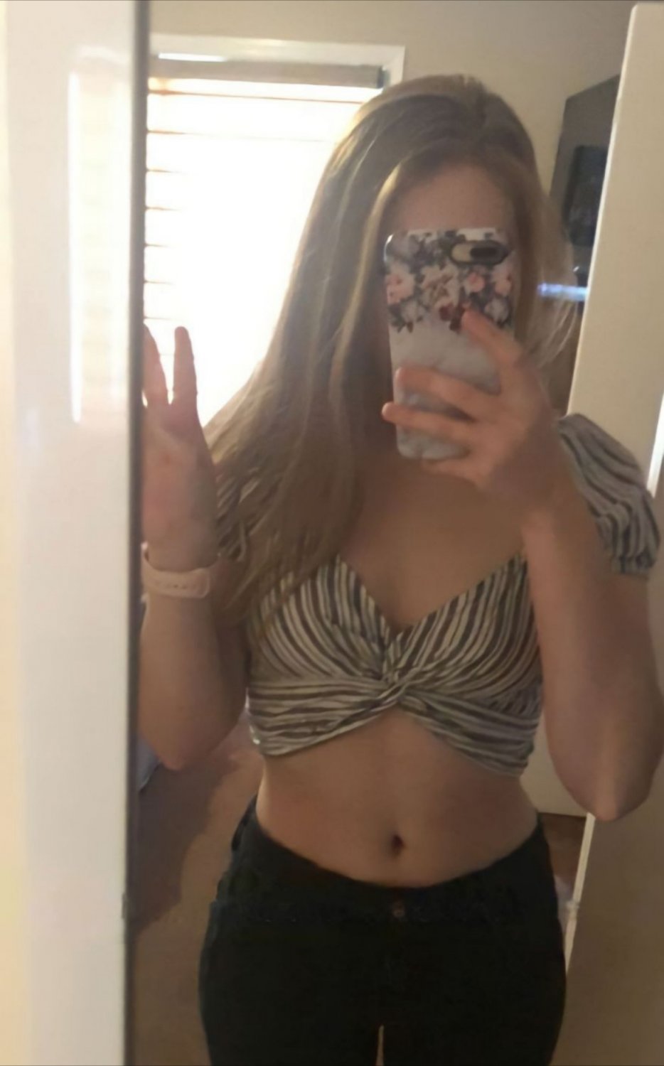 McKenzie Morgan Richardson 21 Wants to show the world what a slut she is #1Svi0jRS