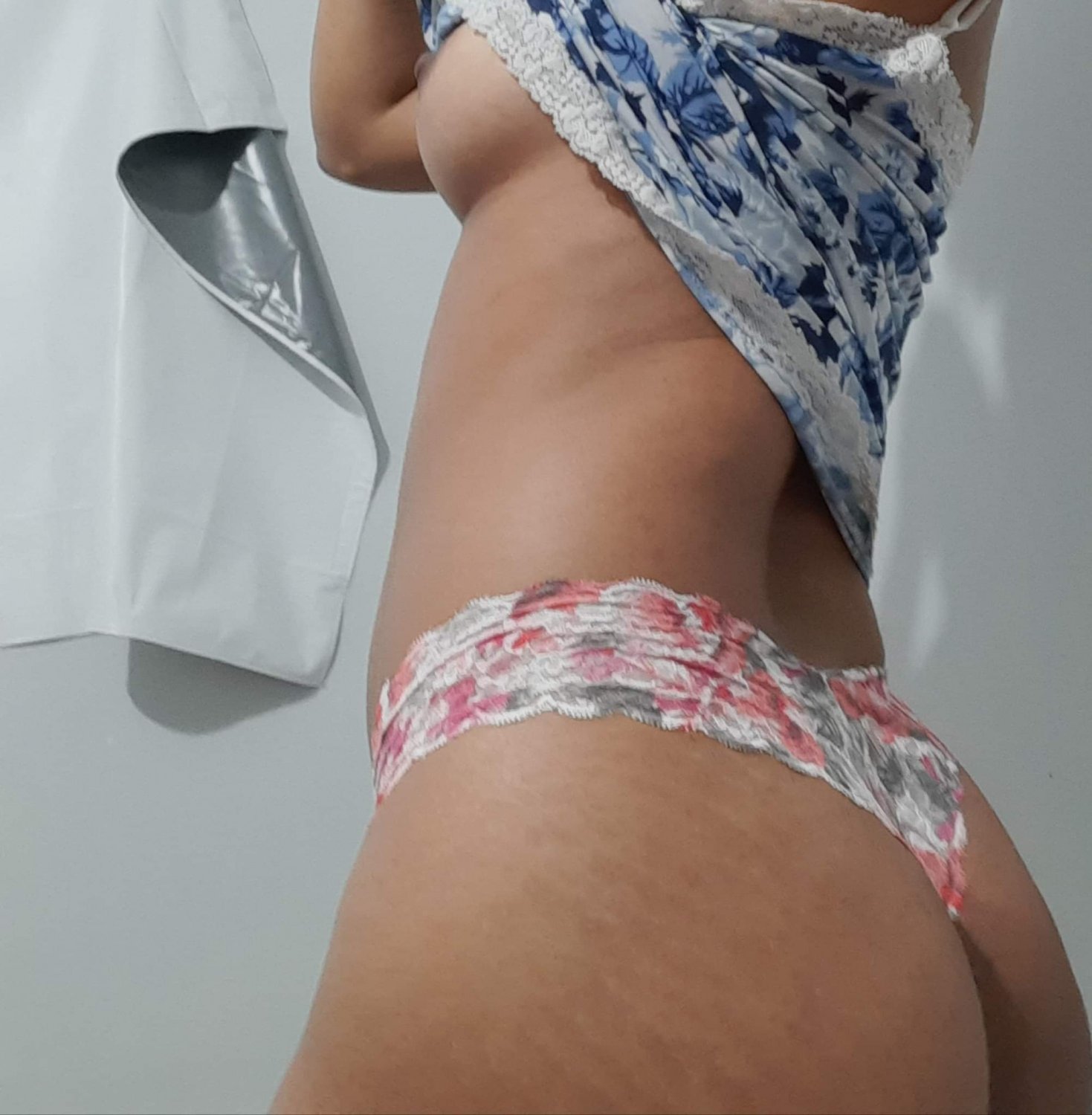 Neguinha boquete pretinha boqueteira caiu na net #q0N1Wmok