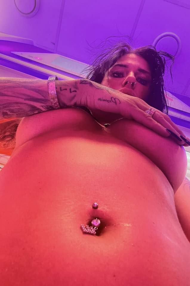 Exposed Webslut Pawg from Germany, dm me for the same here or on my kik #S62c5ZuB