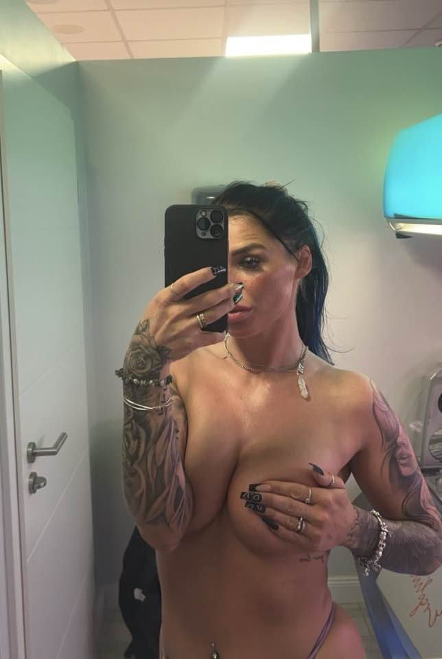 Exposed Webslut Pawg from Germany, dm me for the same here or on my kik #ZdPUQcGn