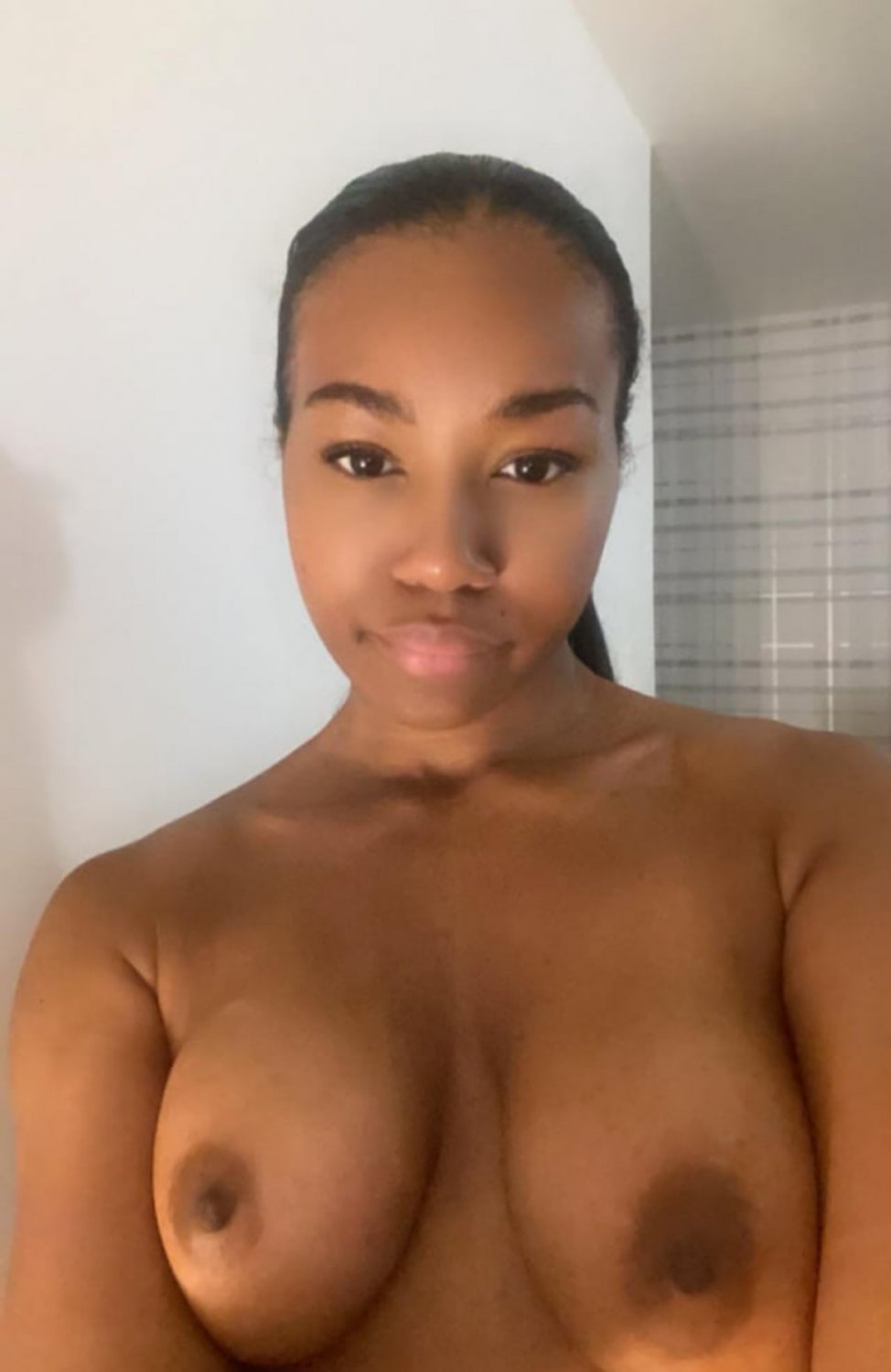 Tayla #FvEey2Ip