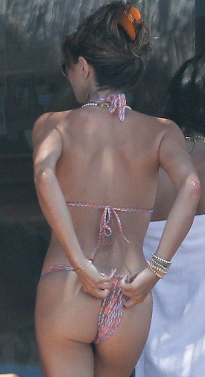 Olivia Jade Giannulli is Such Adorable & Gorgeous Cum Target With A Bang Body 🥵🤤She Makes Me Leak #sMO5afQF