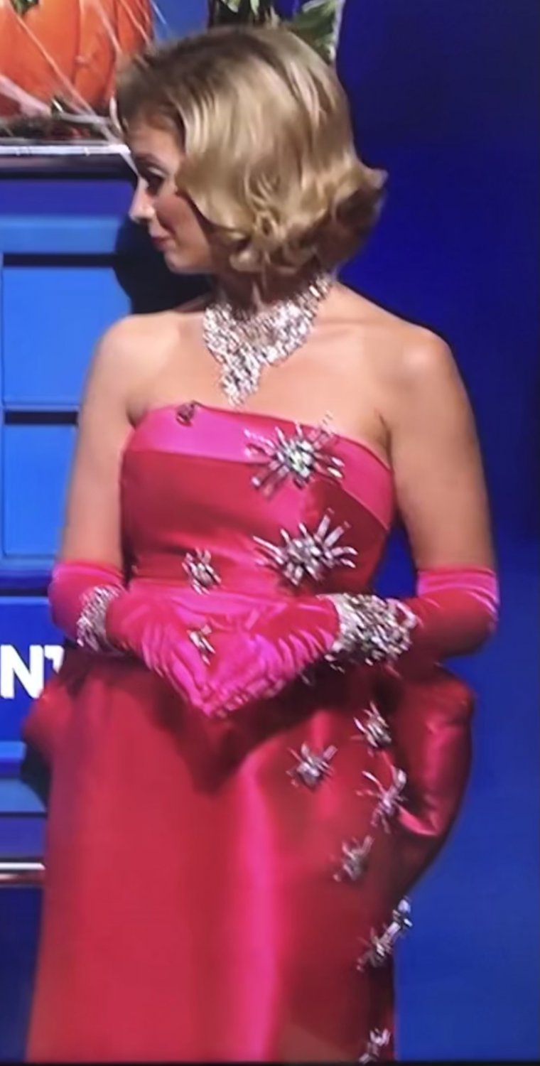 Halloween Special Rachel Riley Queen of Countdown🎃 #fXy4bl9W