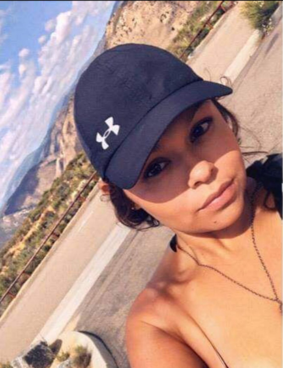 This slut will blow and lick anyone young and the uglier the better #YWq0ld9Y