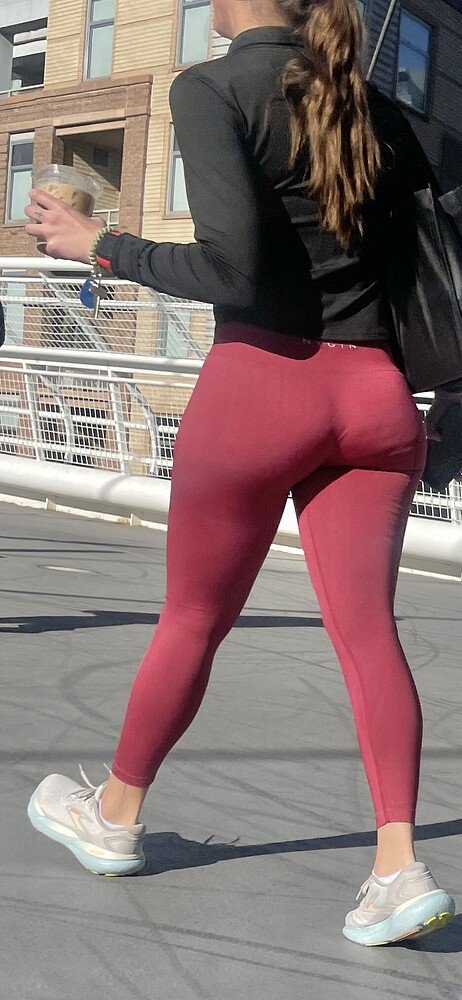Hot Latina in red leggings #Ys67YCPZ