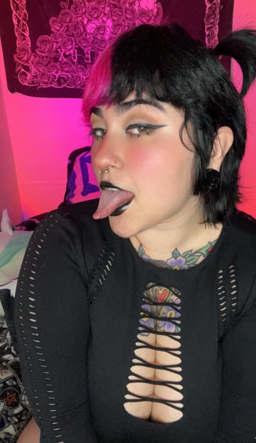 Big tittied Jade #GQa1RE61