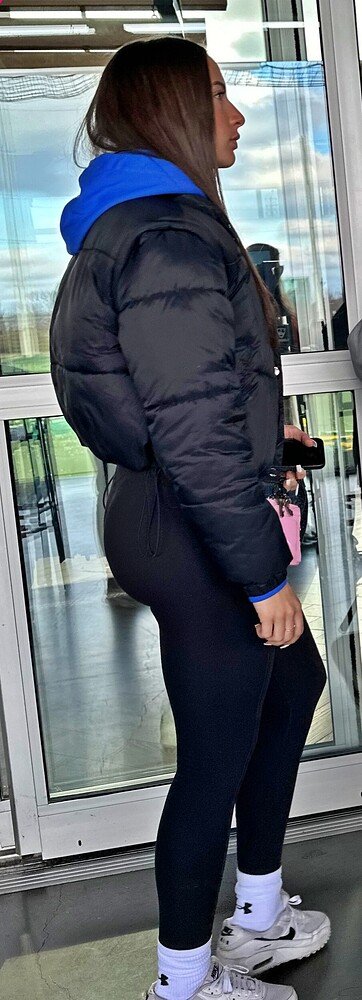 Hot girl in leggings #qKrvLkBd