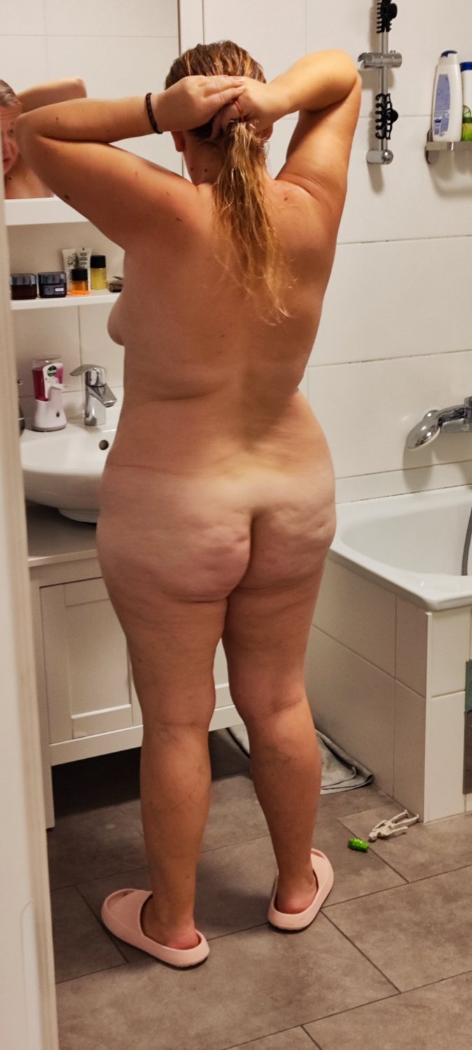 43yo BBW Wife K, 38C tits, 200 lbs #CEDZTnYk