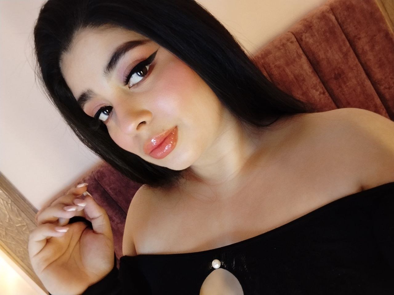 I need an extra hand please! #KAkZVhJS