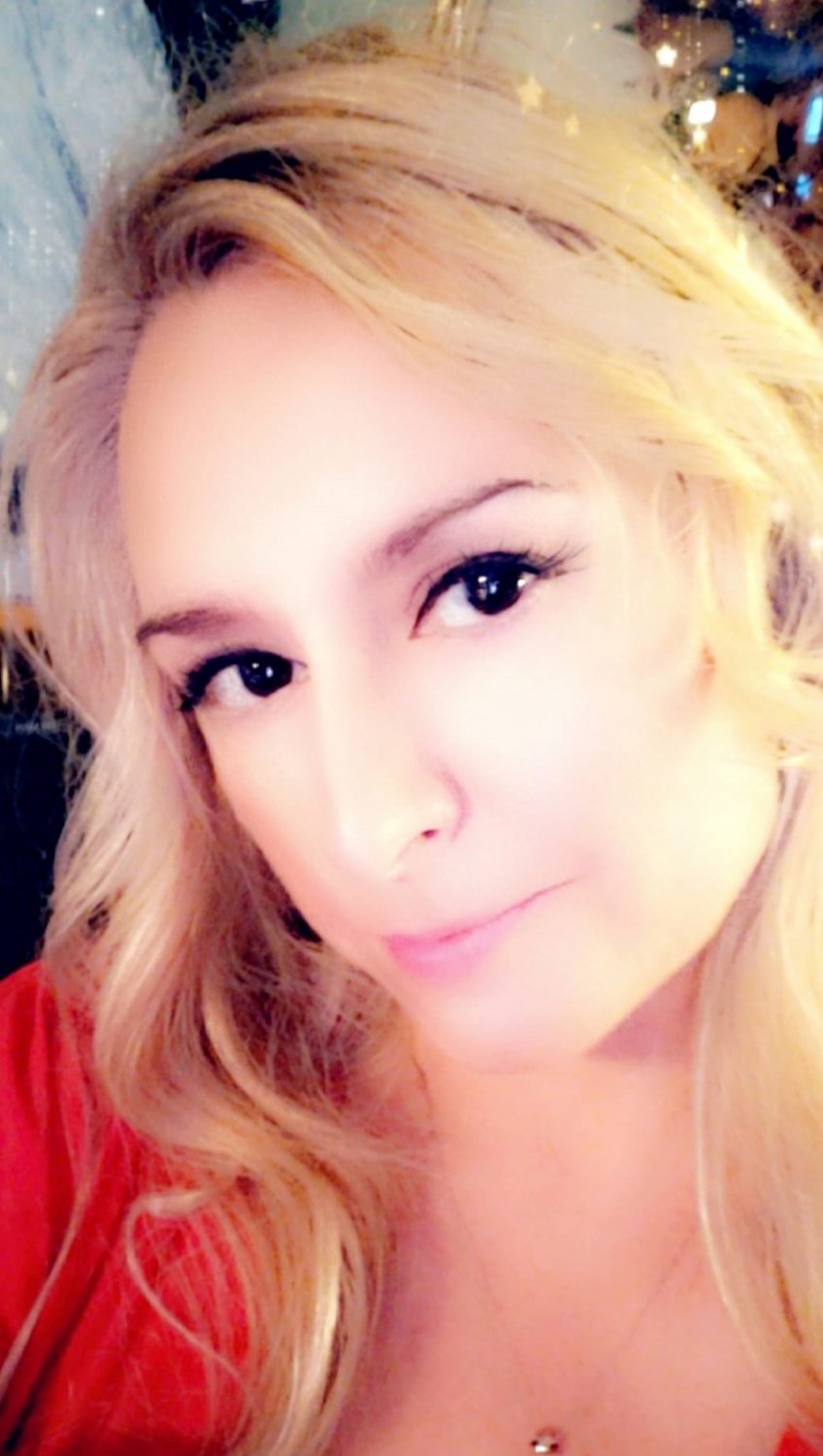 Pathetic Cuckson begged to have his milf mom and her fat tits exposed #FaRVfNxm