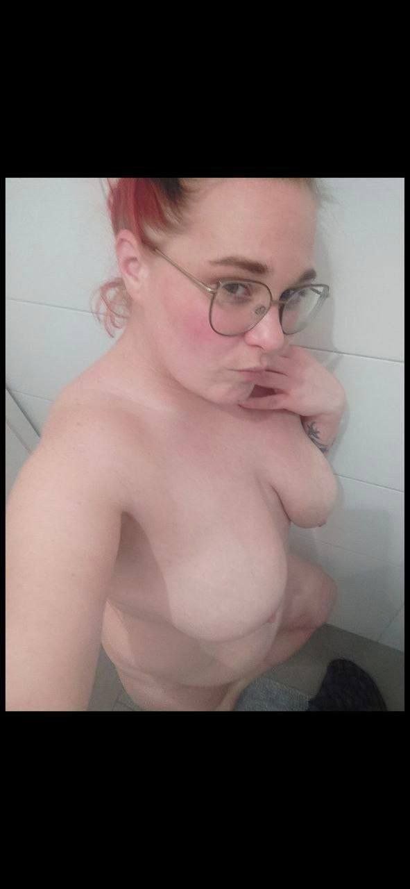 36 yr old Susanne, Trash Milf of 2 #KIm1ZsFA