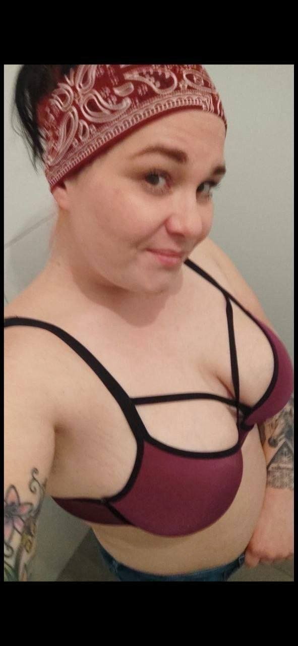 36 yr old Susanne, Trash Milf of 2 #Mvse01dU