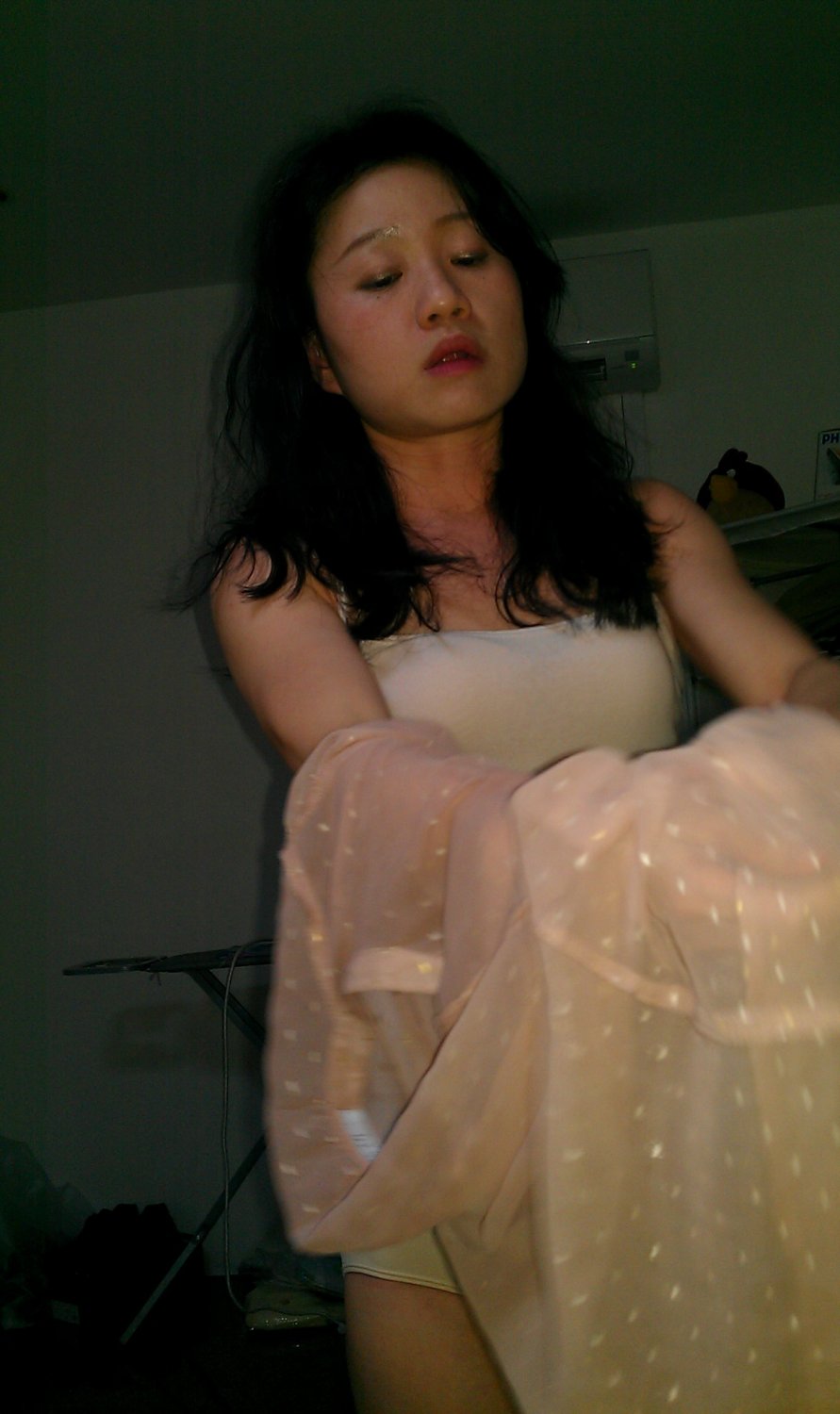 Slim Chinese Rita undressing #RMbikYcR