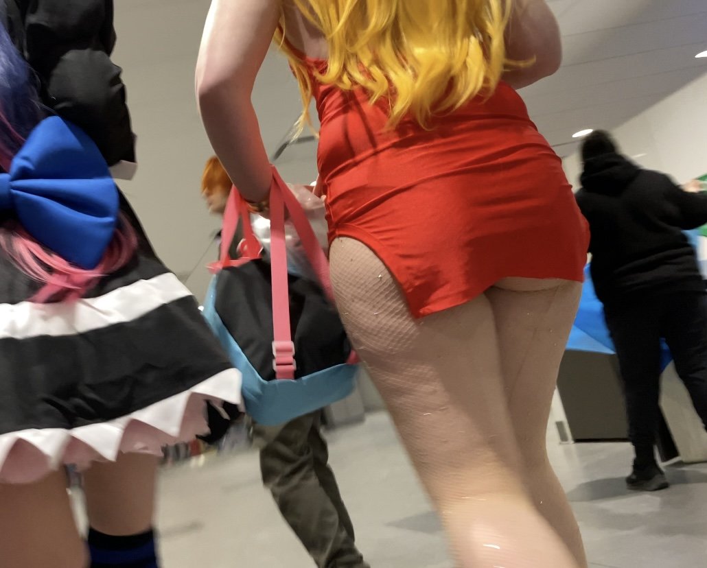 Snowbunny cosplay wearing skirt to short for her ass #B7Pvts3q