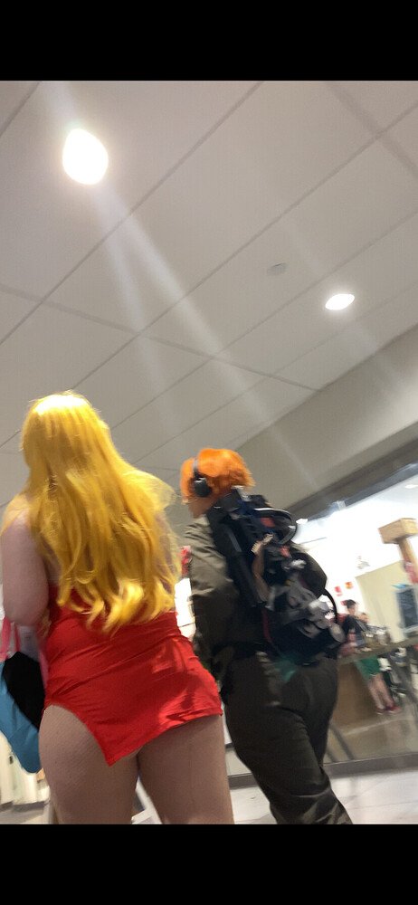 Snowbunny cosplay wearing skirt to short for her ass #KID1KAX8