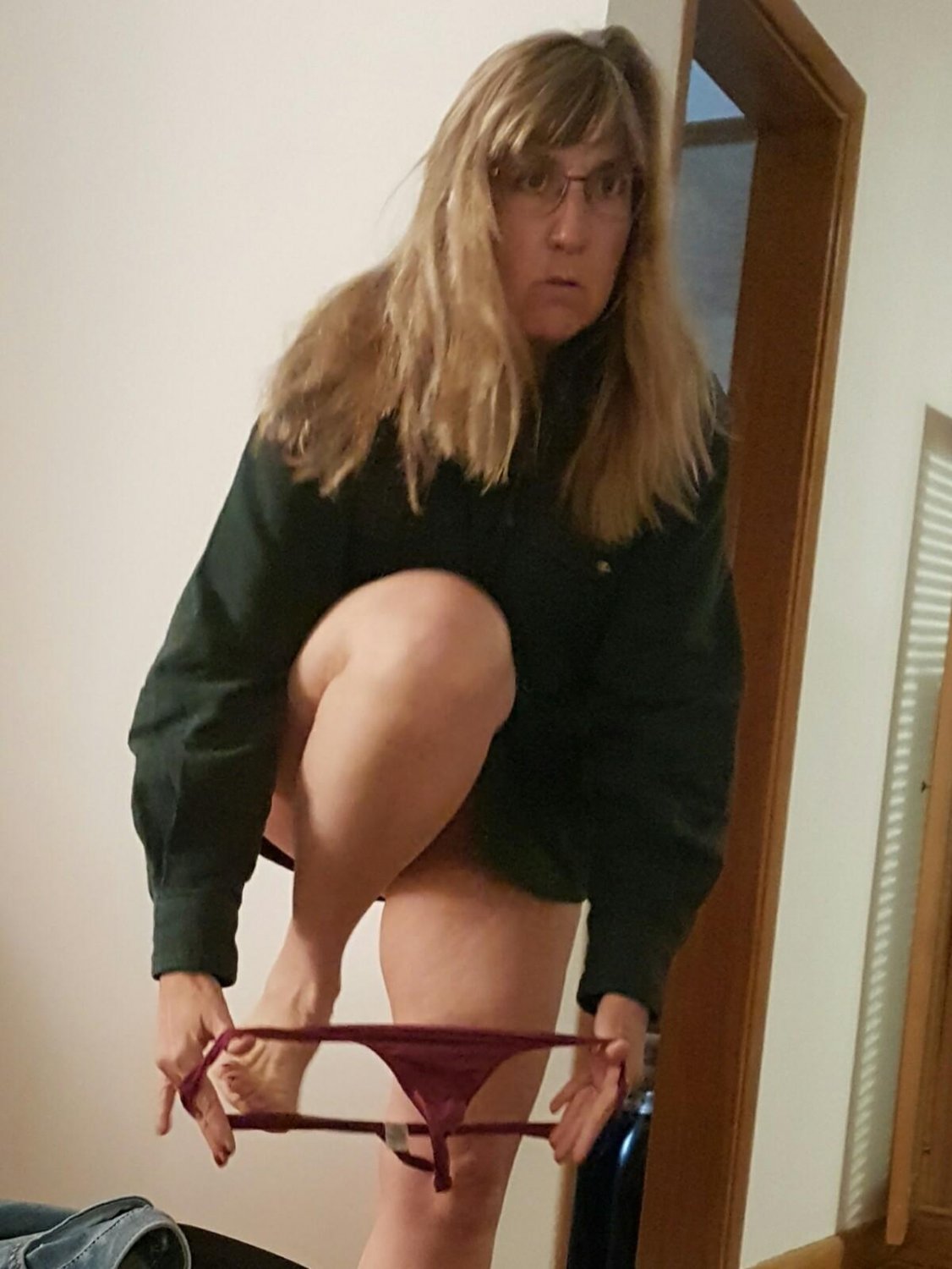 No panties today. Stephanie #DpWycJkv