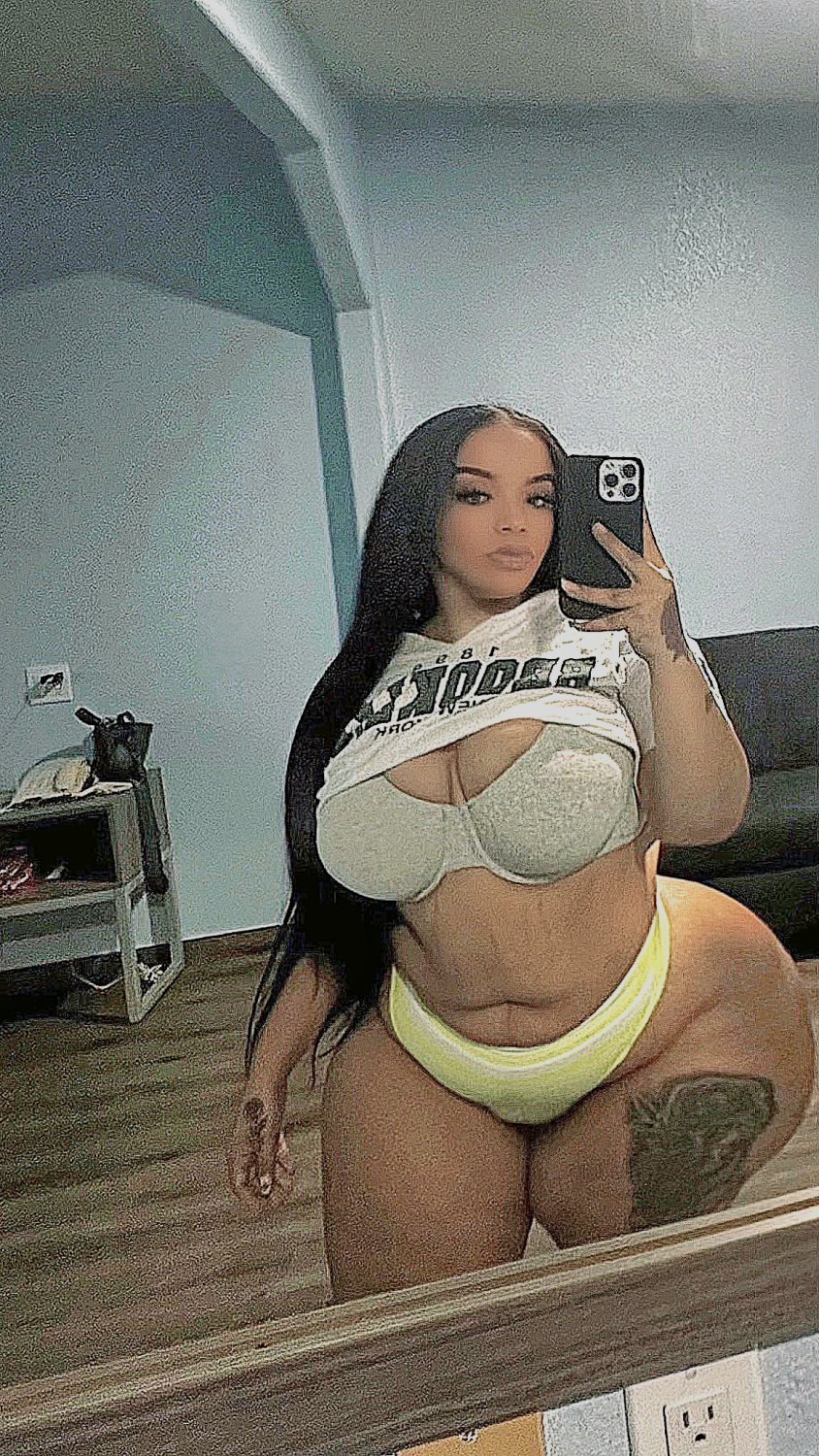 Short, thick, and stacked H-town baby #CUFQ2e7d