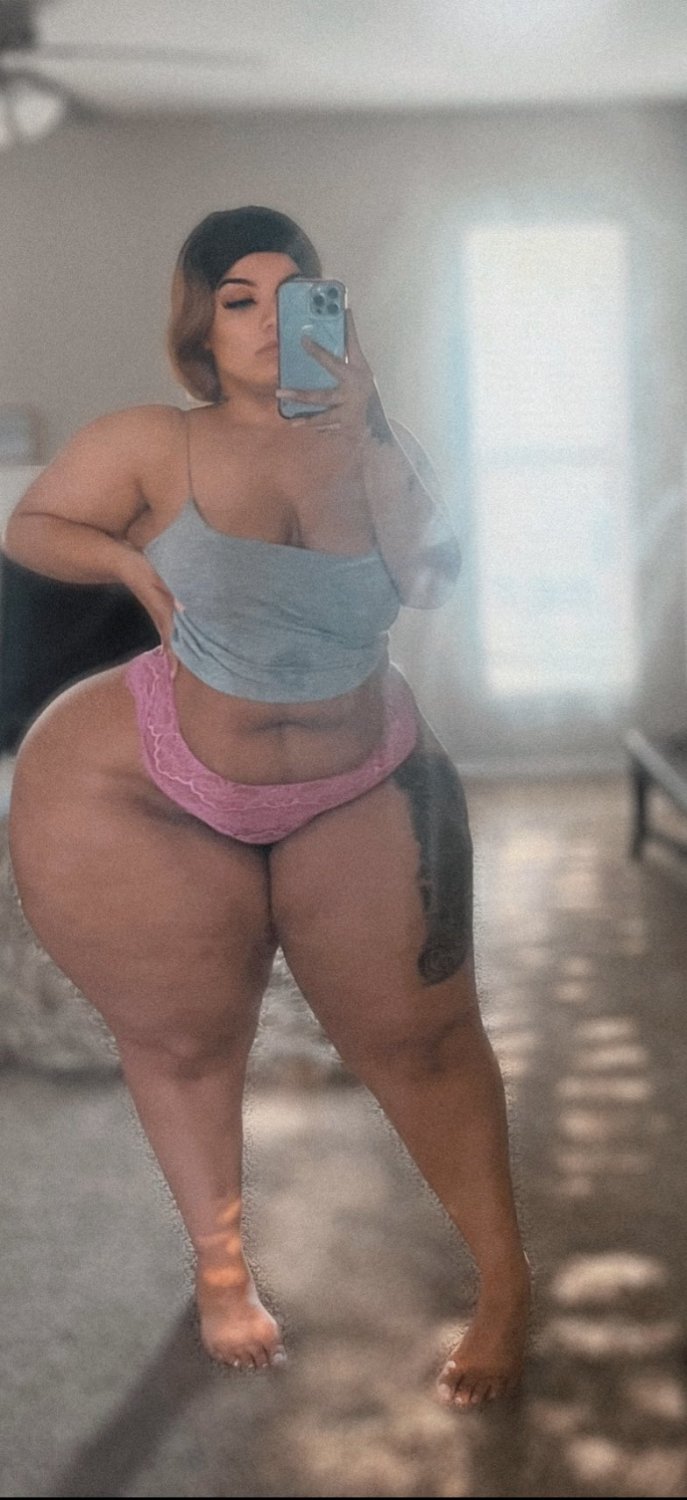 Short, thick, and stacked H-town baby #N4CzvdjQ