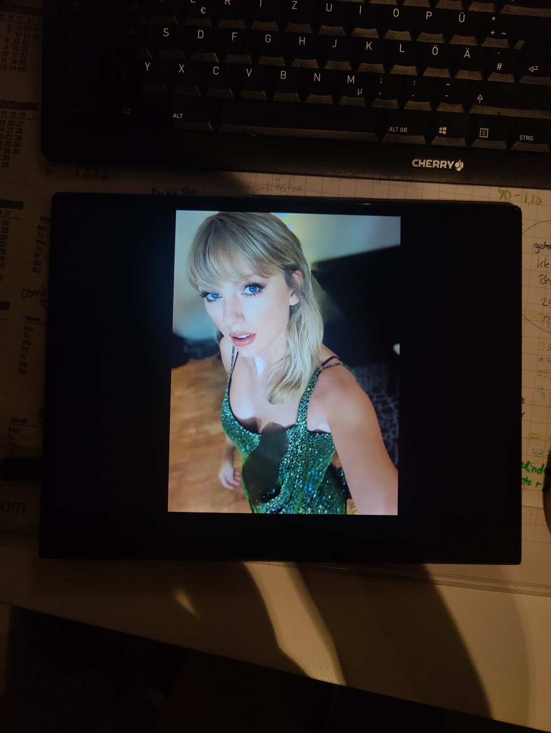 Taylor Swift Cumtribute #KXLKQQZc
