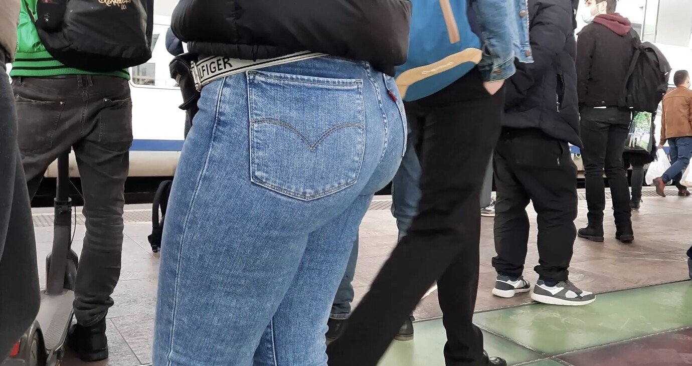 Perfect ass in uk #KnKTbeBl