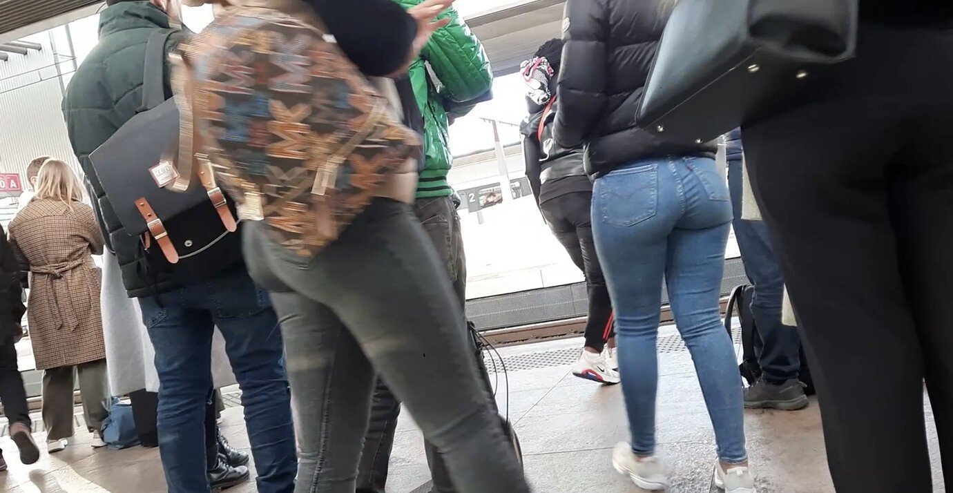 Perfect ass in uk #KvwWMj60