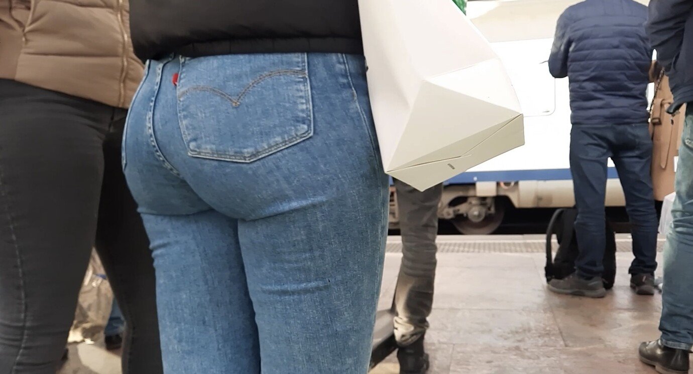Perfect ass in uk #QTC5DQEw