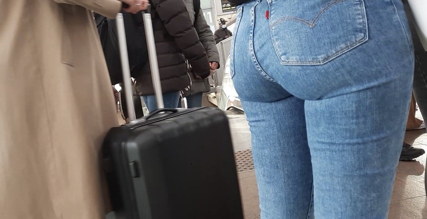 Perfect ass in uk #aO1R7aiU