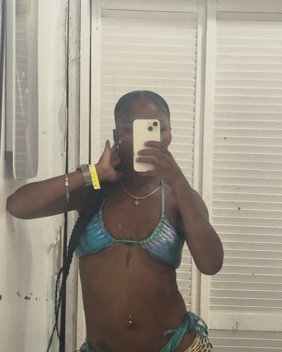 Random Thick Body #NCM4lP5i