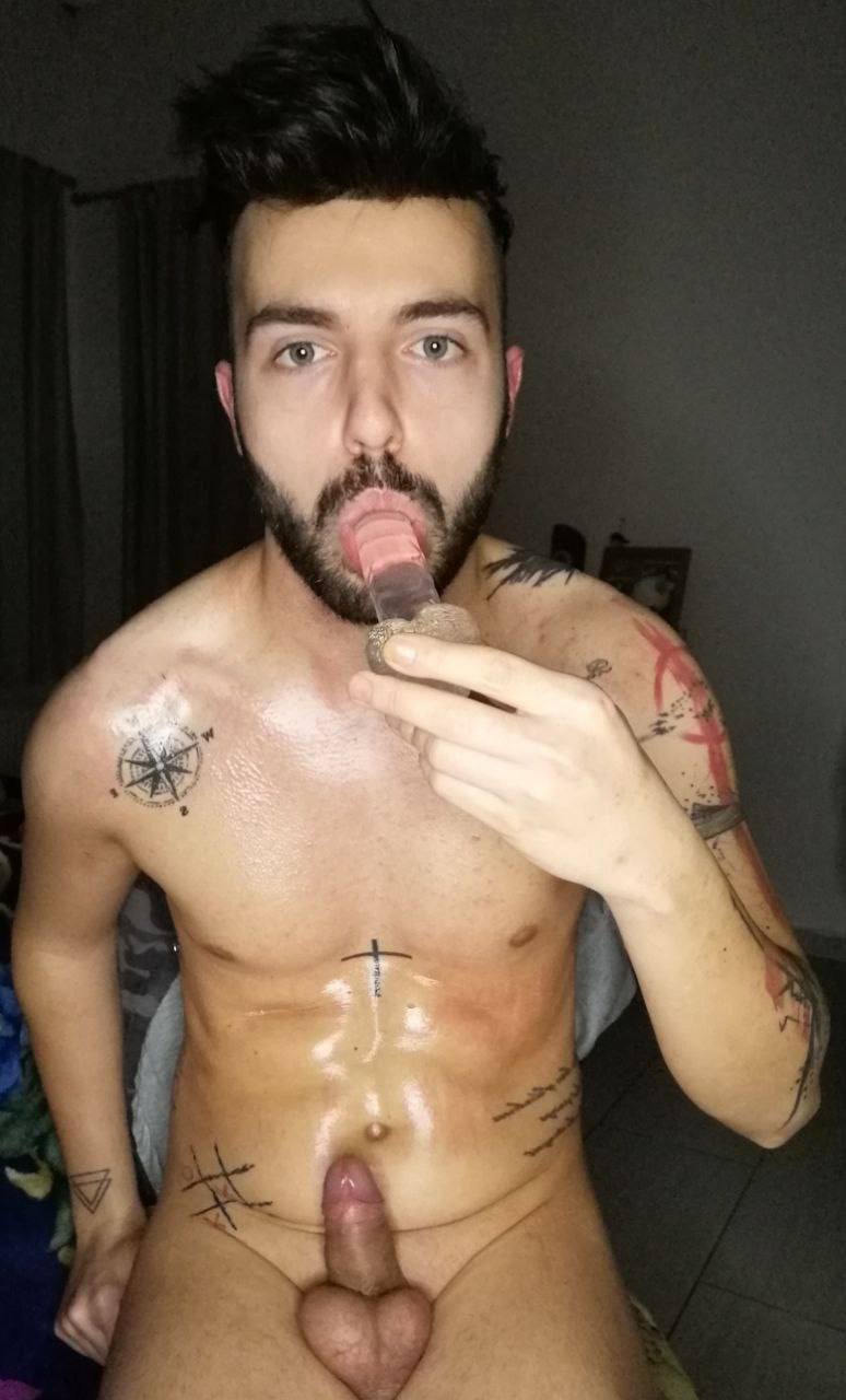 Italian tattooed faggot #spoRhKT4