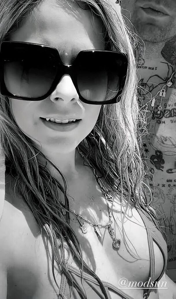 Avril Lavigne Knows How To Get Me Instantly Stroking It For The Gorgeous Goddess Pt1 🥵🤤 #0WKUBW1g