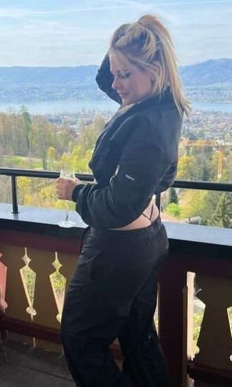 Avril Lavigne Knows How To Get Me Instantly Stroking It For The Gorgeous Goddess Pt1 🥵🤤 #JkIXcUGX