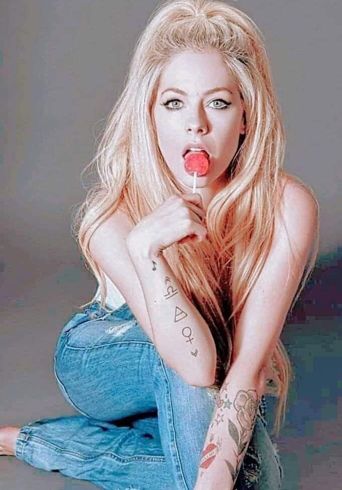 Avril Lavigne Knows How To Get Me Instantly Stroking It For The Gorgeous Goddess Pt1 🥵🤤 #idv68j0d