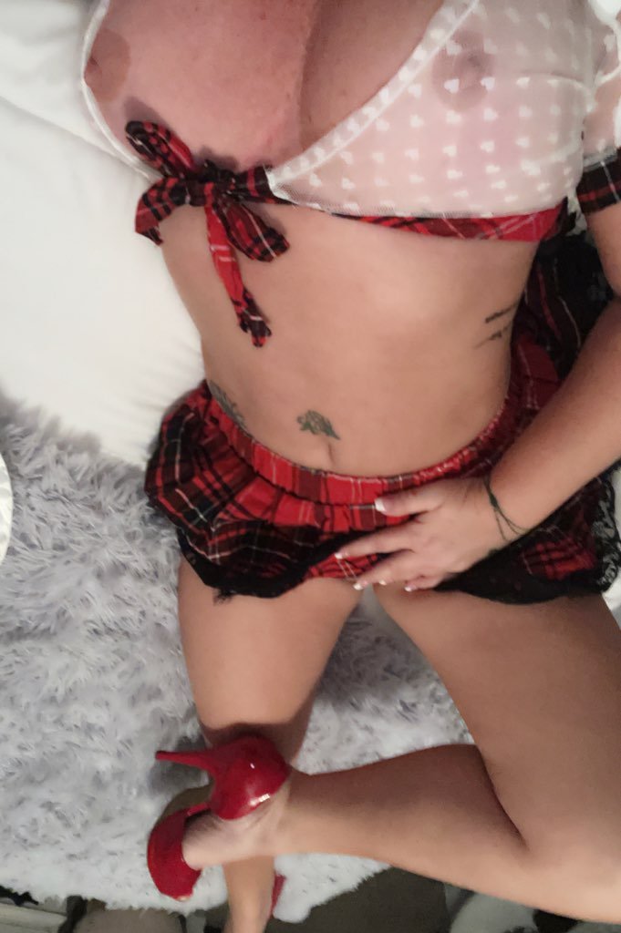 Fit Older MILF loves showing off #A7aNbERZ