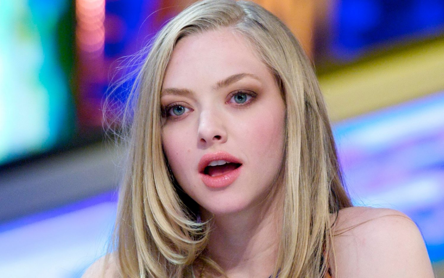 Amanda Seyfried #OM4E0HD0