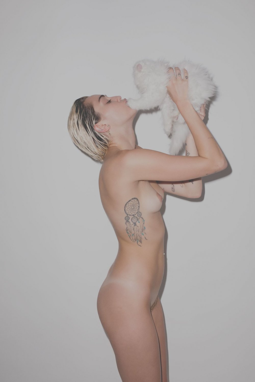 Miley_Cyrus_Gorgeous_Whore #2GwPjuSh