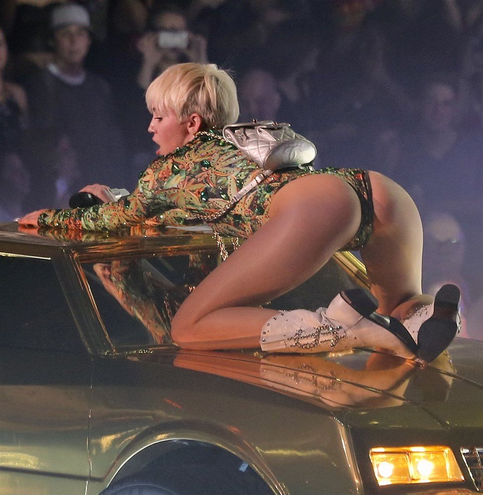 Miley_Cyrus_Gorgeous_Whore #W0qzG43S