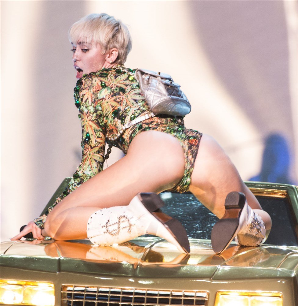 Miley_Cyrus_Gorgeous_Whore #euG7eE1i
