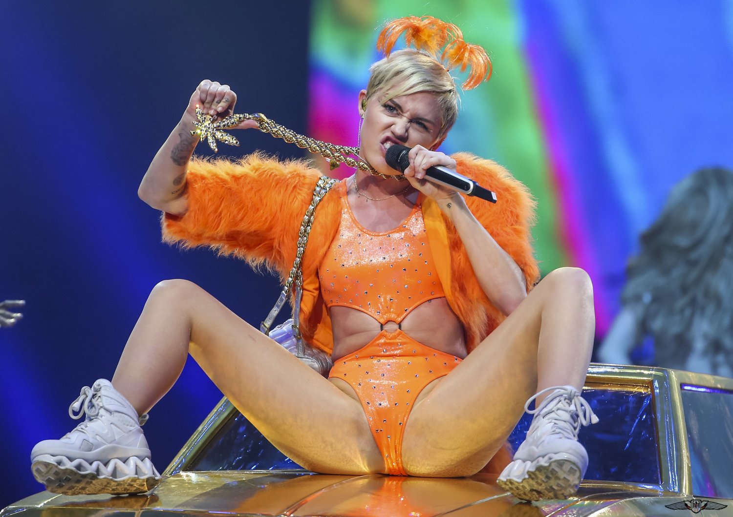 Miley_Cyrus_Gorgeous_Whore #j9rlSXsm