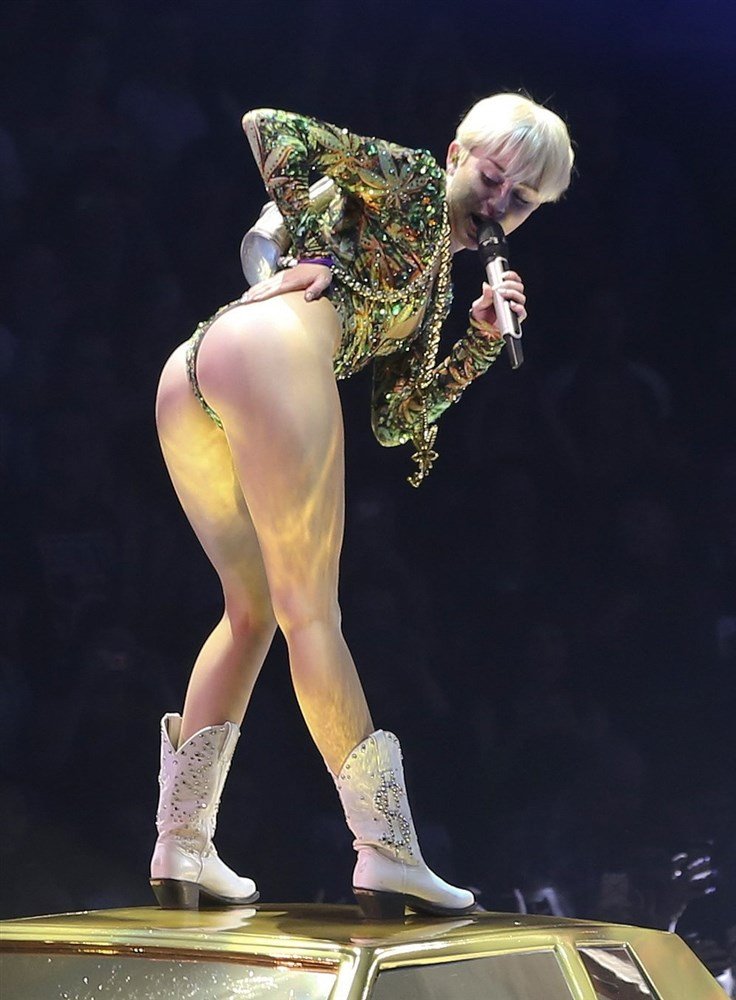Miley_Cyrus_Gorgeous_Whore #osFaTlp7