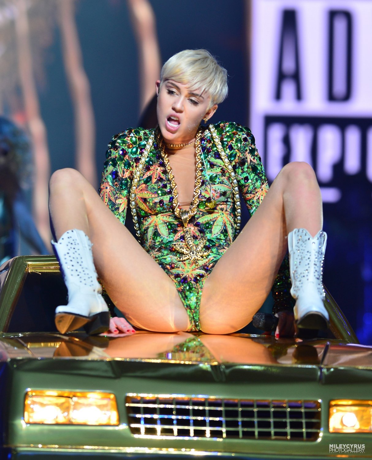 Miley_Cyrus_Gorgeous_Whore #pOEgBsaW